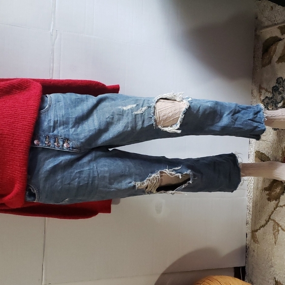 WILD FABLE DISTRESSED JEAN'S - Picture 2 of 7